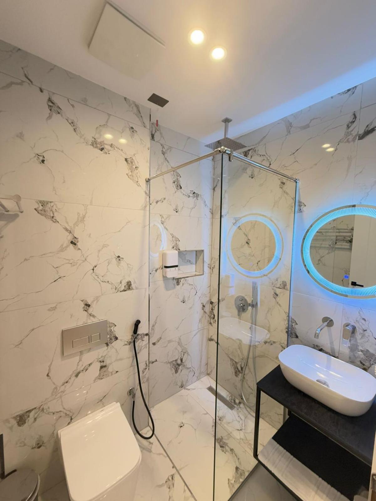The Queen'S Lion Premium Hotel Sarande Luaran gambar